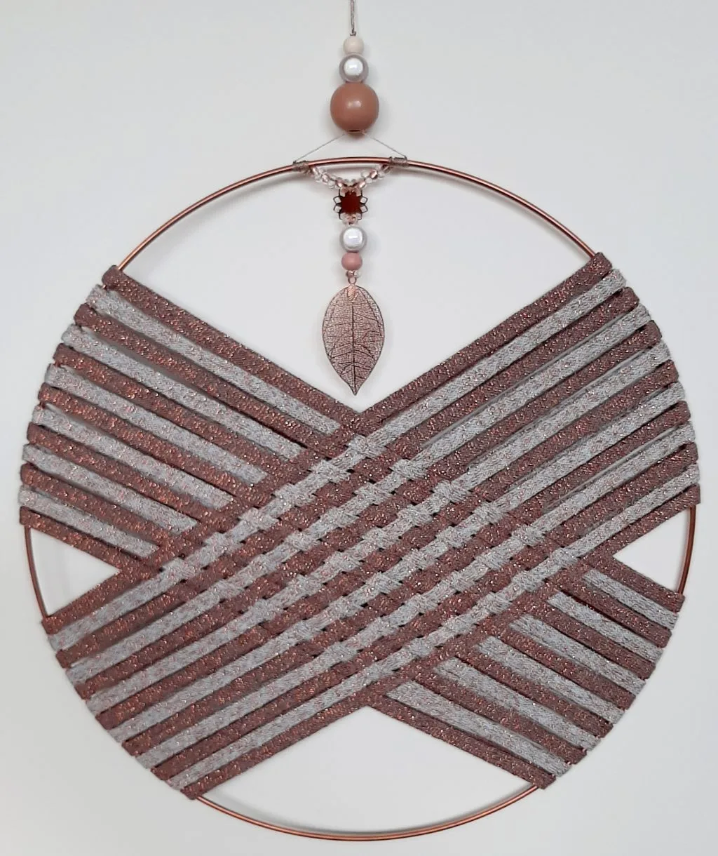Cercle métallique bronze et gris clair